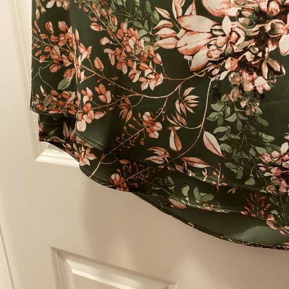 RACHEL Rachel Roy floral deep v-neck blouse (Stitch Fix) - Picture 5 of 5